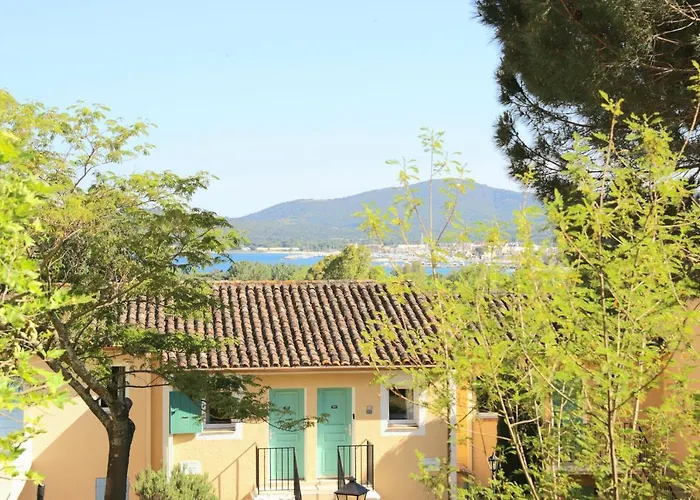 CHEZ ADRIANA studio cosy VUE sur le golfe de Saint-Tropez
